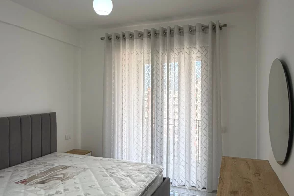 Shtepi me qera Apartament ne Tirane, 1+1, Mobilimi E mobiluar, Pagesa 500  Euro.
