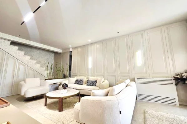 Shtepi ne shitje Vila Luksoze ne Tirane, 3+1, Mobilimi E mobiluar, Pagesa 499,000  Euro.