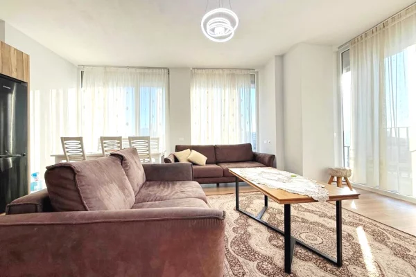 Shtepi ne shitje Apartament ne Tirane, 2+1, Mobilimi E mobiluar, Pagesa 289,000  Euro.