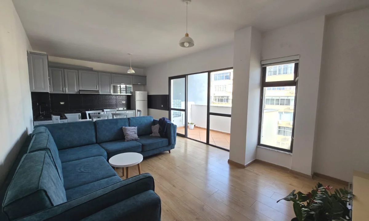 Shtepi ne shitje Apartament ne Tirane, 2+1, Mobilimi E mobiluar, Pagesa 220,000  Euro.