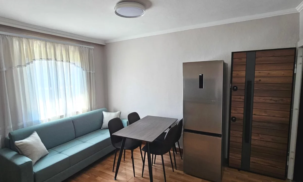 Shtepi me qera Apartament ne Tirane, 1+1, Mobilimi E mobiluar, Pagesa 50,000  Leke.
