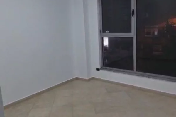 Ambjent per zyra me qera te myslym shyri te karburant kastrati