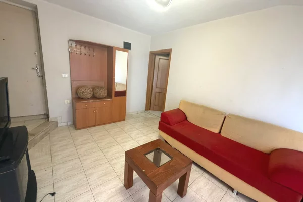 Shtepi me qera Apartament ne Tirane, 1+1, Mobilimi E mobiluar, Pagesa 400  Euro.