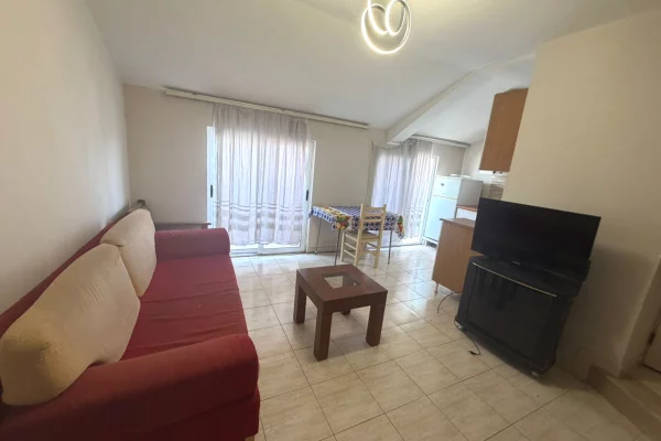 Apartament 1+1+1 ballkon kafe brilant rruge e duressit
