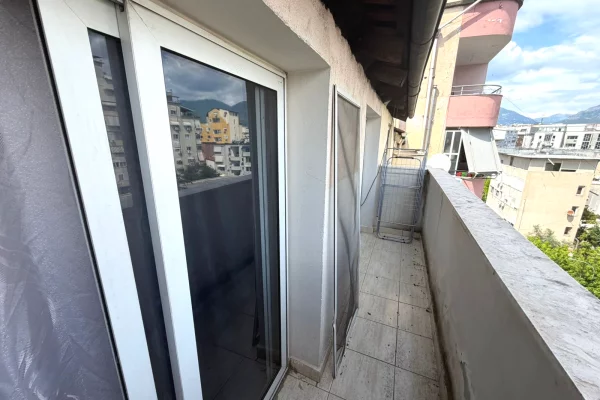 Shtepi me qera Apartament ne Tirane, 1+1, Mobilimi E mobiluar, Pagesa 400  Euro.