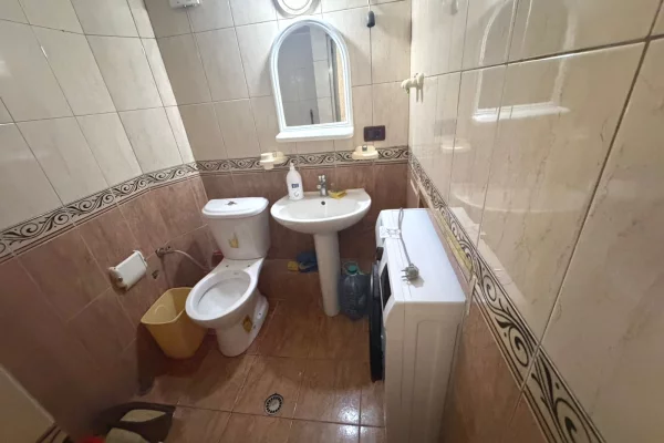 Shtepi me qera Apartament ne Tirane, 1+1, Mobilimi E mobiluar, Pagesa 400  Euro.