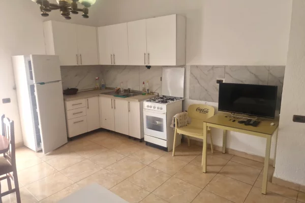 Shtepi me qera Apartament ne Tirane, 2+1, Mobilimi E mobiluar, Pagesa 50,000  Leke.