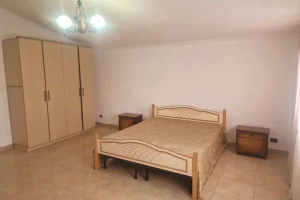 Shtepi me qera Apartament ne Tirane, 2+1, Mobilimi E mobiluar, Pagesa 50,000  Leke.
