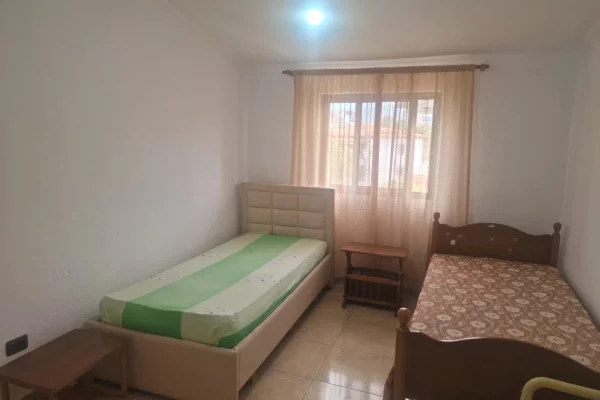 Shtepi me qera Apartament ne Tirane, 2+1, Mobilimi E mobiluar, Pagesa 50,000  Leke.