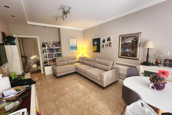 Shtepi me qera Apartament ne Tirane, 2+1, Mobilimi E mobiluar, Pagesa 750  Euro.
