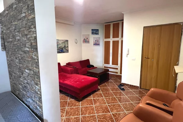 Shtepi me qera Garsoniere ne Tirane - 400 Euro
