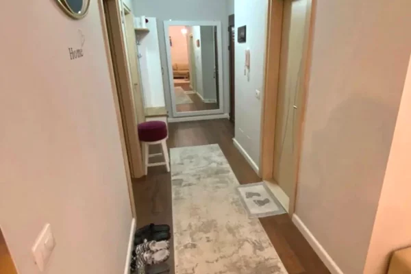 Shtepi ne shitje Apartament ne Tirane, 2+1, Mobilimi E mobiluar, Pagesa 195,000  Euro.