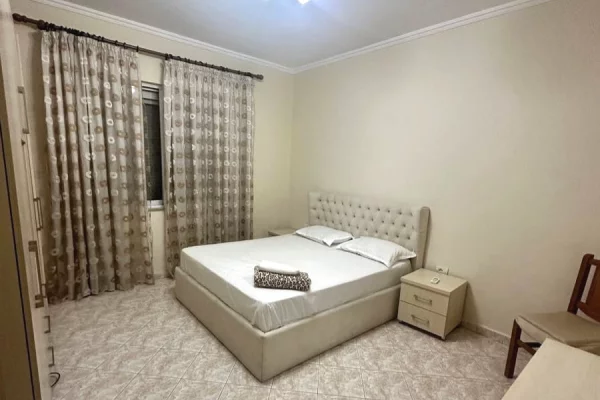 Shtepi me qera Apartament ne Tirane, 3+1, Mobilimi E mobiluar, Pagesa 800  Euro.