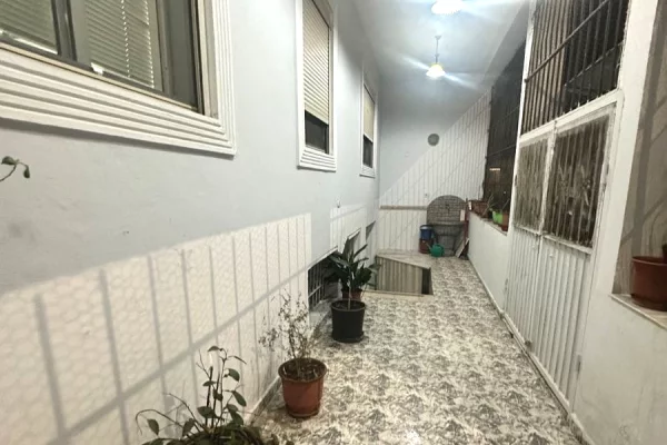 Shtepi me qera Apartament ne Tirane, 3+1, Mobilimi E mobiluar, Pagesa 800  Euro.