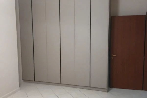 Shtepi me qera Apartament ne Tirane, 2+1, Mobilimi E mobiluar, Pagesa 50,000  Leke.