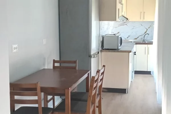 Shtepi me qera Apartament ne Tirane, 2+1, Mobilimi E mobiluar, Pagesa 60,000  Leke.