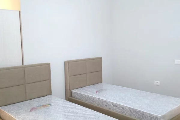 Shtepi me qera Apartament ne Tirane, 2+1, Mobilimi E mobiluar, Pagesa 60,000  Leke.