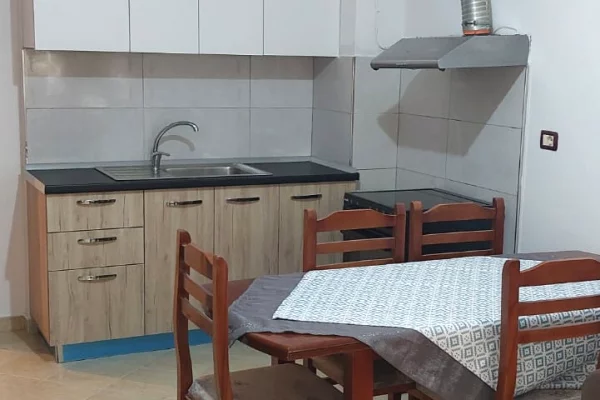 Jepet apartament me qera 1+1 afer kika 2