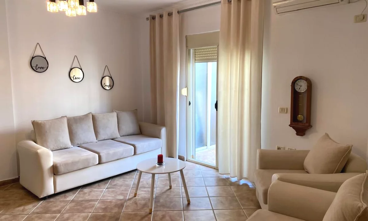 Shtepi me qera Apartament ne Tirane, 1+1, Mobilimi E mobiluar, Pagesa 350  Euro.