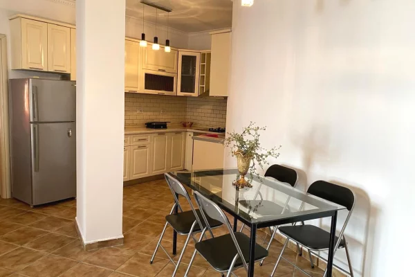 Shtepi me qera Apartament ne Tirane, 1+1, Mobilimi E mobiluar, Pagesa 350  Euro.