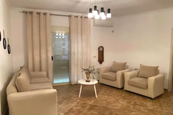 Shtepi me qera Apartament ne Tirane, 1+1, Mobilimi E mobiluar, Pagesa 350  Euro.