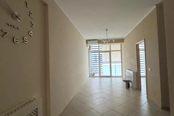 Shtepi ne shitje Apartament ne Tirane, 1+1, Mobilimi Bosh, pa mobiluar, Pagesa 201,600  Euro.