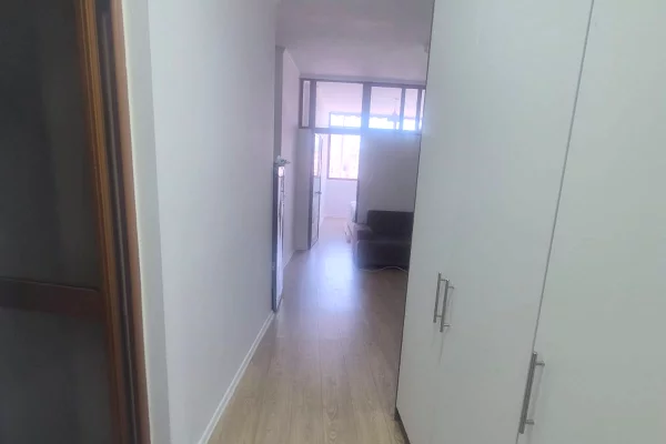 Shtepi ne shitje Apartament ne Tirane, 1+1, Mobilimi E mobiluar, Pagesa 88,000  Euro.
