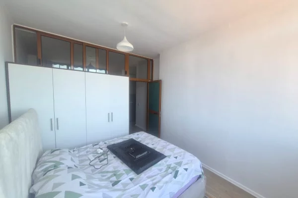 Shtepi ne shitje Apartament ne Tirane, 1+1, Mobilimi E mobiluar, Pagesa 88,000  Euro.