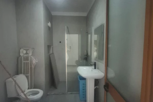 Shtepi ne shitje Apartament ne Tirane, 1+1, Mobilimi E mobiluar, Pagesa 88,000  Euro.