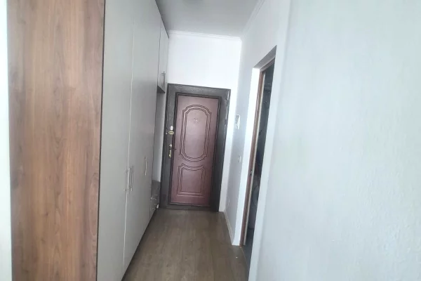Shtepi ne shitje Apartament ne Tirane, 1+1, Mobilimi E mobiluar, Pagesa 88,000  Euro.