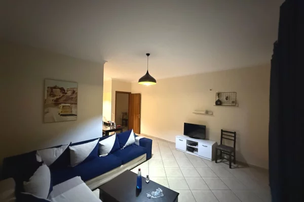 Shtepi me qera Apartament ne Tirane, 2+1, Mobilimi E mobiluar, Pagesa 550  Euro.