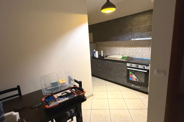 Shtepi me qera Apartament ne Tirane, 2+1, Mobilimi E mobiluar, Pagesa 550  Euro.