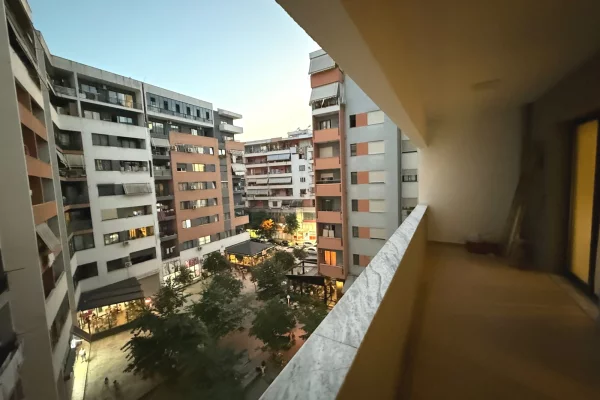Shtepi me qera Apartament ne Tirane, 2+1, Mobilimi E mobiluar, Pagesa 550  Euro.