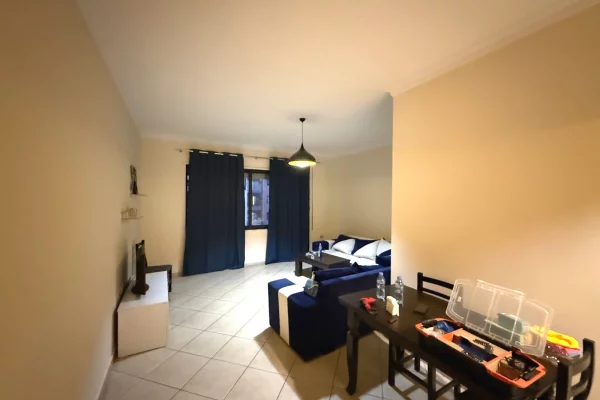 Shtepi me qera Apartament ne Tirane, 2+1, Mobilimi E mobiluar, Pagesa 550  Euro.