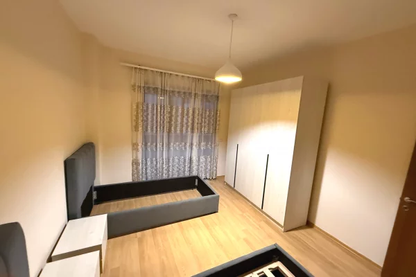 Shtepi me qera Apartament ne Tirane, 2+1, Mobilimi E mobiluar, Pagesa 550  Euro.