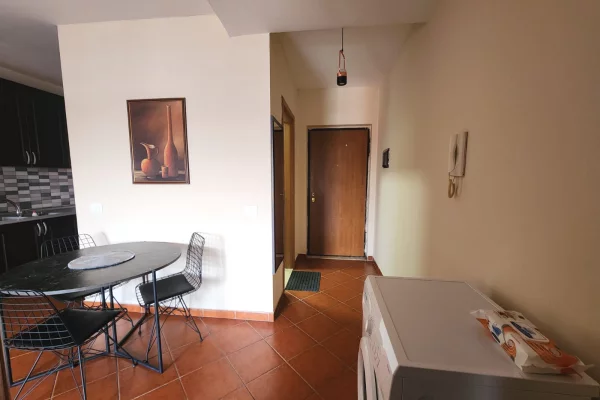 Shtepi me qera Apartament ne Tirane, 1+1, Mobilimi E mobiluar, Pagesa 450  Euro.