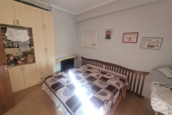 Shtepi ne shitje Apartament ne Tirane, 3+1, Mobilimi E mobiluar, Pagesa 270,000  Euro.