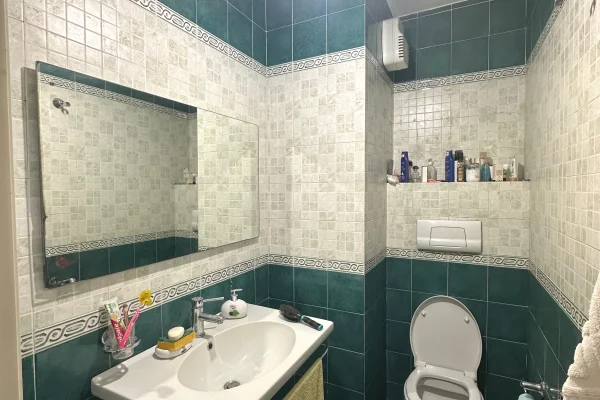 Shtepi ne shitje Apartament ne Tirane, 2+1, Mobilimi E mobiluar, Pagesa 220,000  Euro.