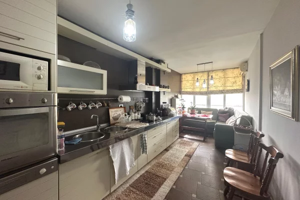 Shtepi ne shitje Apartament ne Tirane, 2+1, Mobilimi E mobiluar, Pagesa 220,000  Euro.