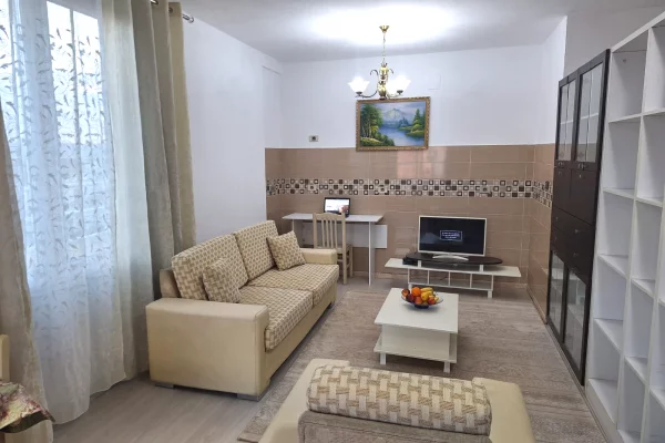 Shtepi me qera Apartament ne Tirane, Garsoniere, Mobilimi E mobiluar, Pagesa 45,000  Leke.