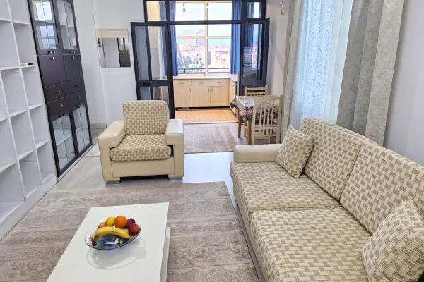 Shtepi me qera Apartament ne Tirane, Garsoniere, Mobilimi E mobiluar, Pagesa 45,000  Leke.