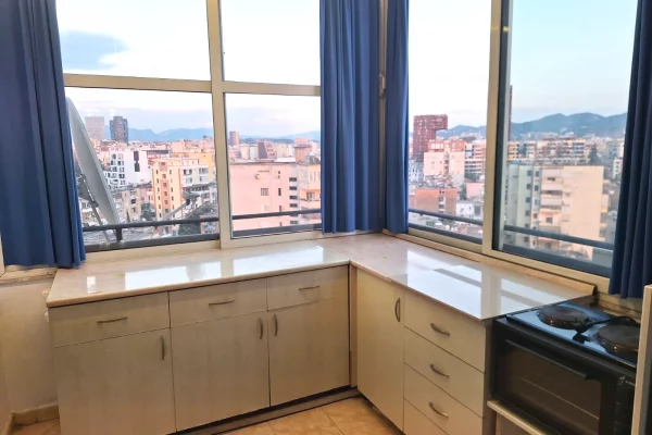 Shtepi me qera Apartament ne Tirane, Garsoniere, Mobilimi E mobiluar, Pagesa 45,000  Leke.