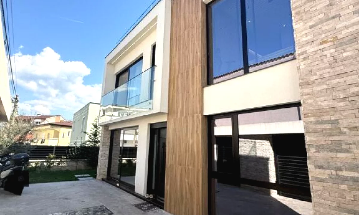 Luxury villas for sale in Tirana 3+1, Furnished