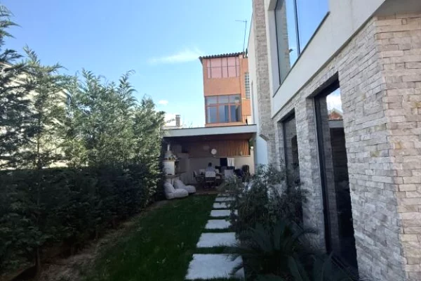 Luxury villas for sale in Tirana 3+1, Furnished
