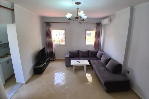 Shtepi me qera 1+1 ne Tirane - 50,000 Leke