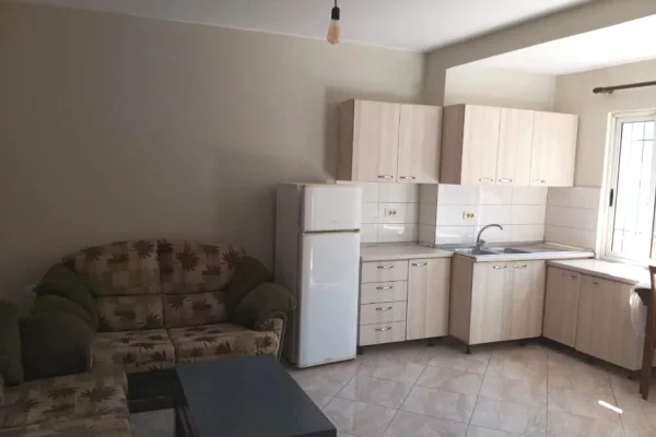 Shtepi me qera Apartament ne Tirane, 1+1, Mobilimi E mobiluar, Pagesa 30,000  Leke.