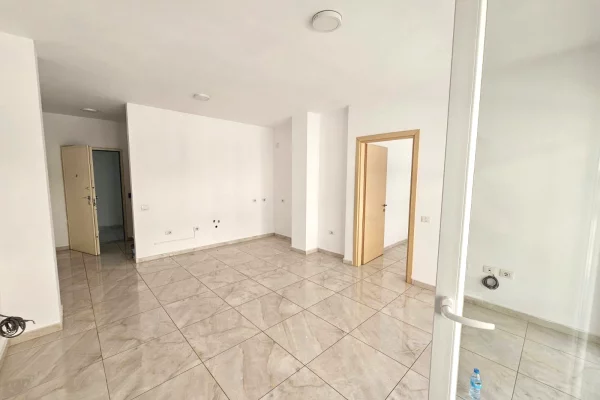 🏢 Apartament 1+1 me Qira per Zyra te Zogu i Zi ✨