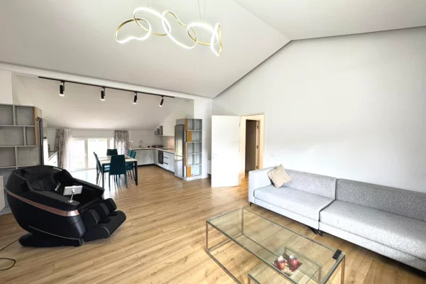 JEPET ME QERA APARTAMENT TEK SECRET GARDEN PRANE TEG