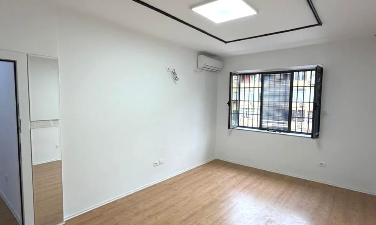 🏢 Apartament 1+1 me Qira per Zyra te Kafe Flora ✨