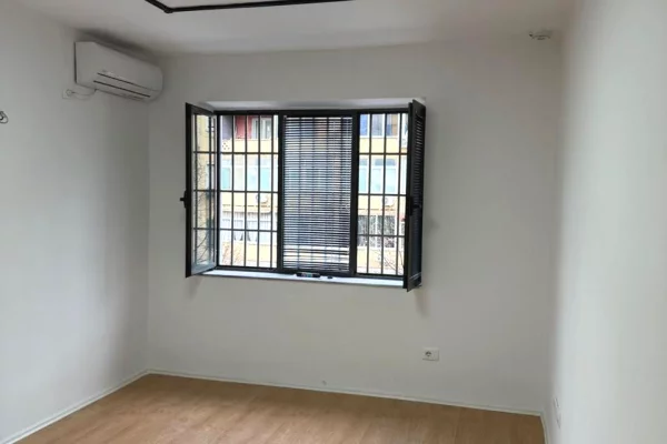 🏢 Apartament 1+1 me Qira per Zyra te Kafe Flora ✨